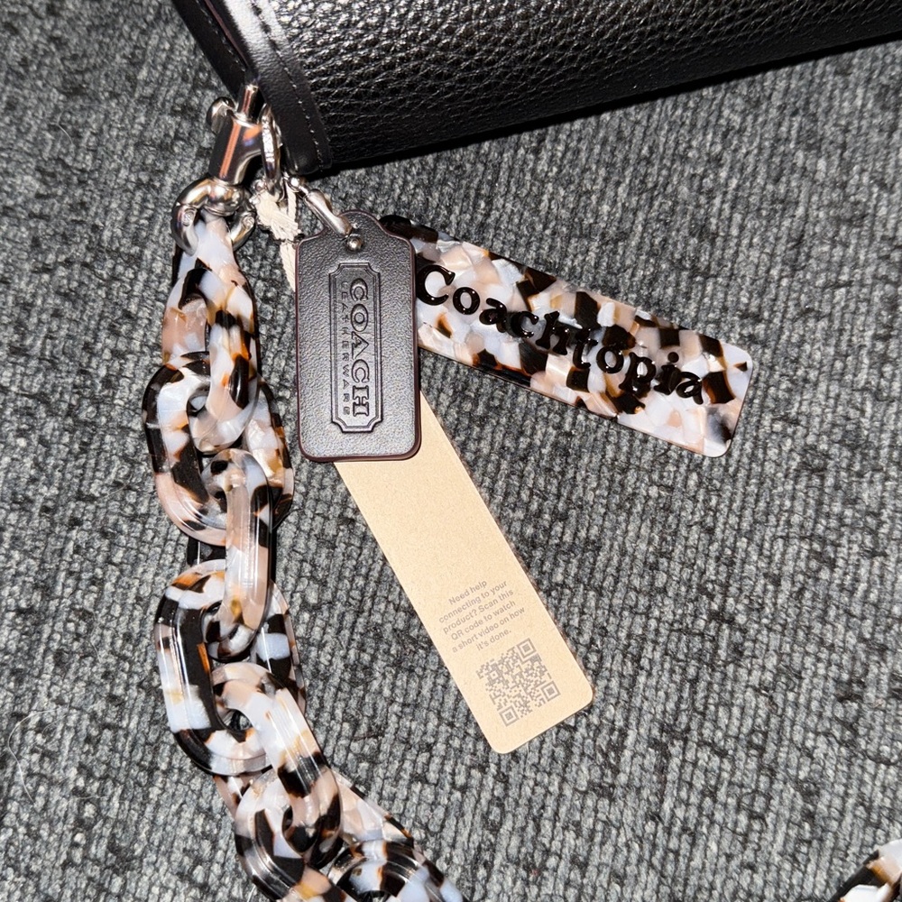 Coach Coachtopia Wavy Dinky Bag w Acrylic Chain & Strap Black Pebble Leather NWT - Picture 5 of 16